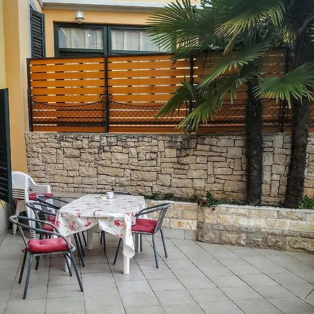 Holiday House Sara Опатия Экстерьер фото