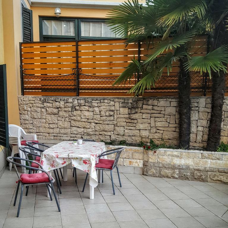 Holiday House Sara Опатия Экстерьер фото