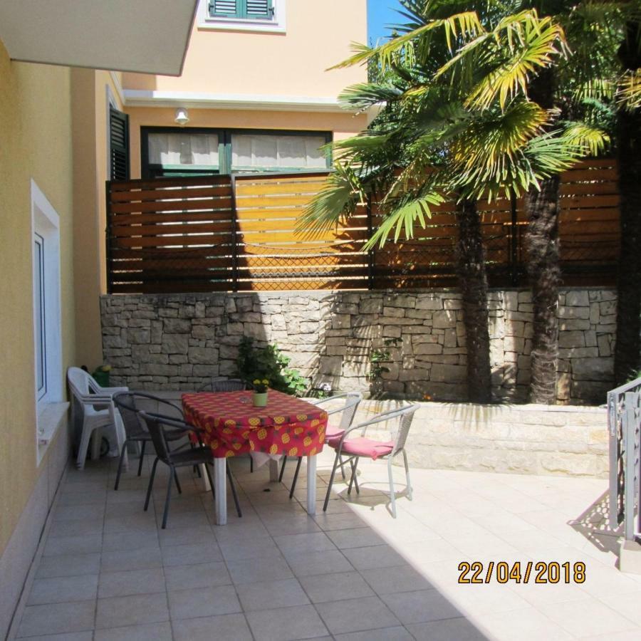 Holiday House Sara Опатия Экстерьер фото